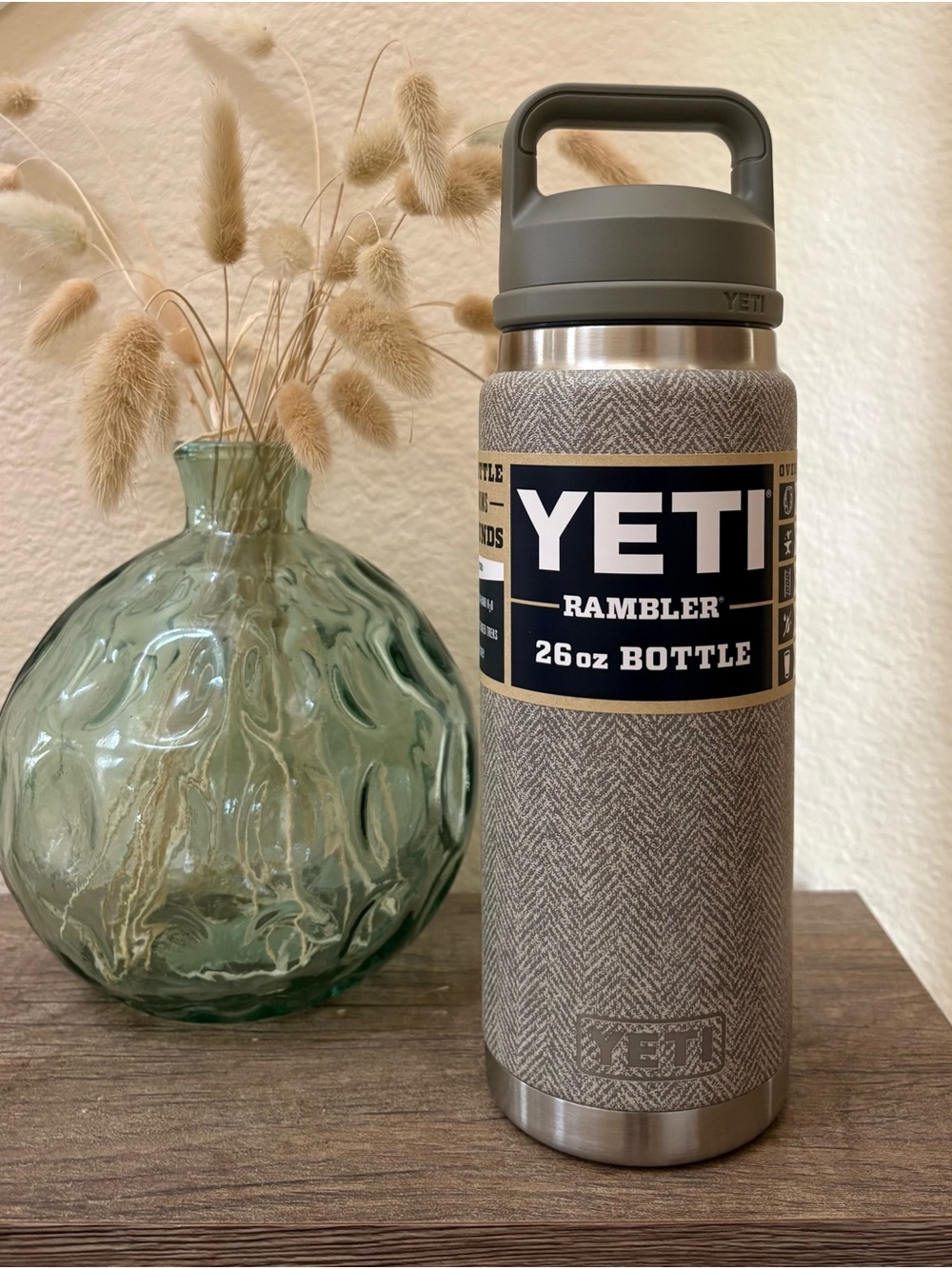 RARE✨ Yeti Rambler 26 oz Chug Bottle Riverhead Green Limited Edition